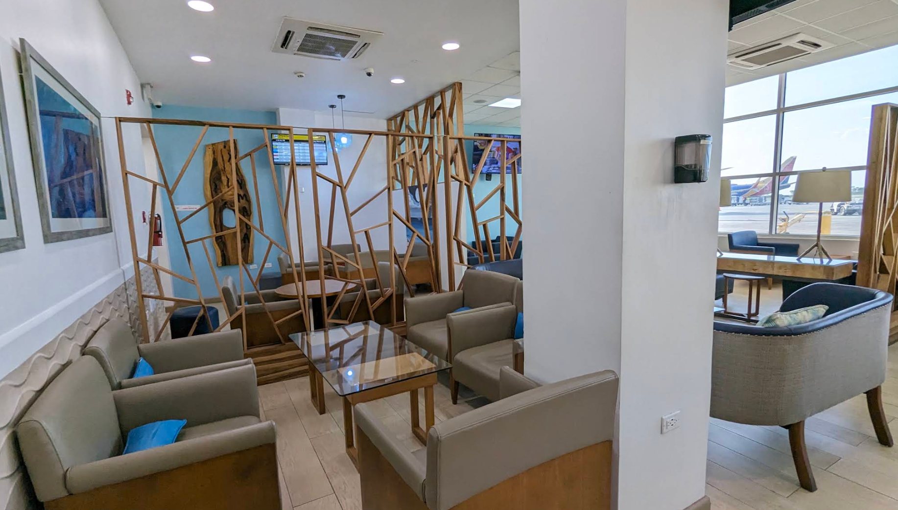 Seating at Club MoBay