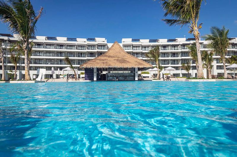 The swim-up pool at Ocean Eden Bay, Trelawny