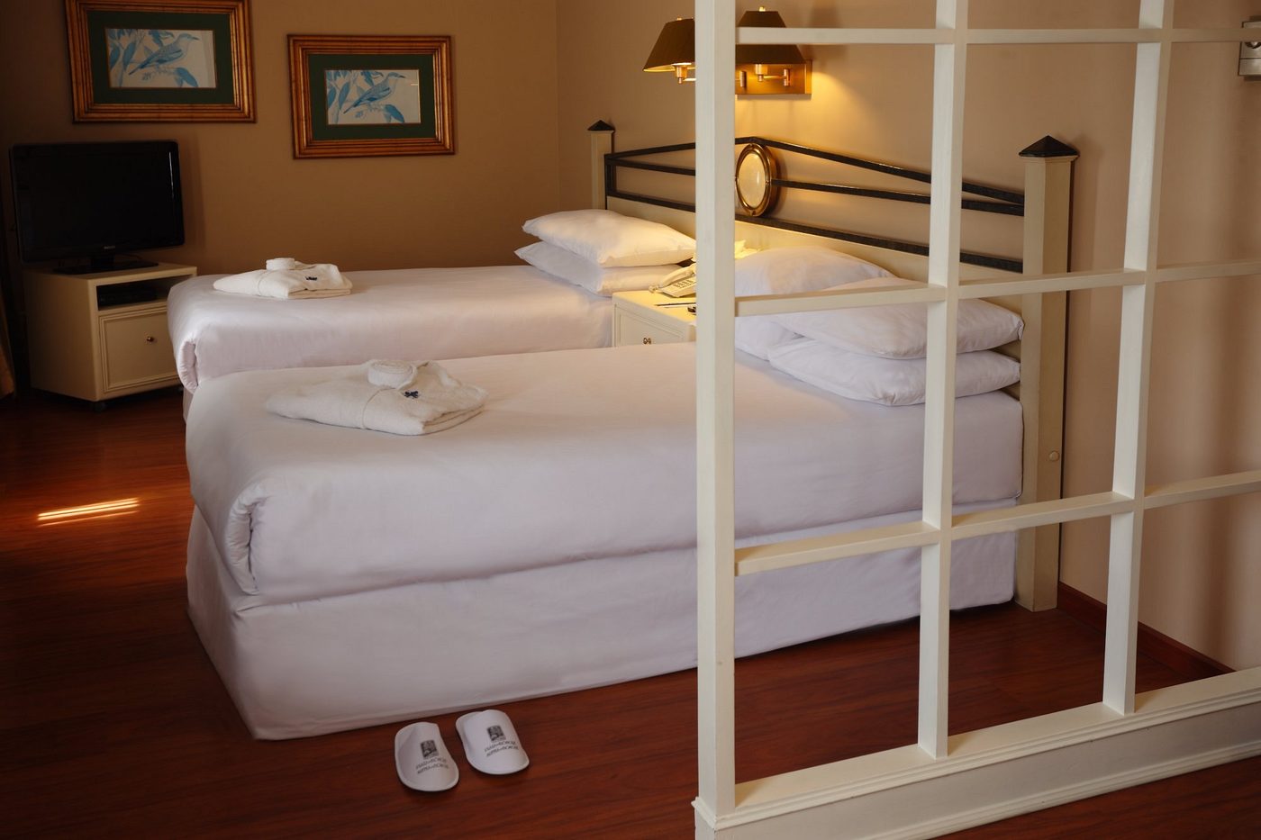 A suite with two beds
