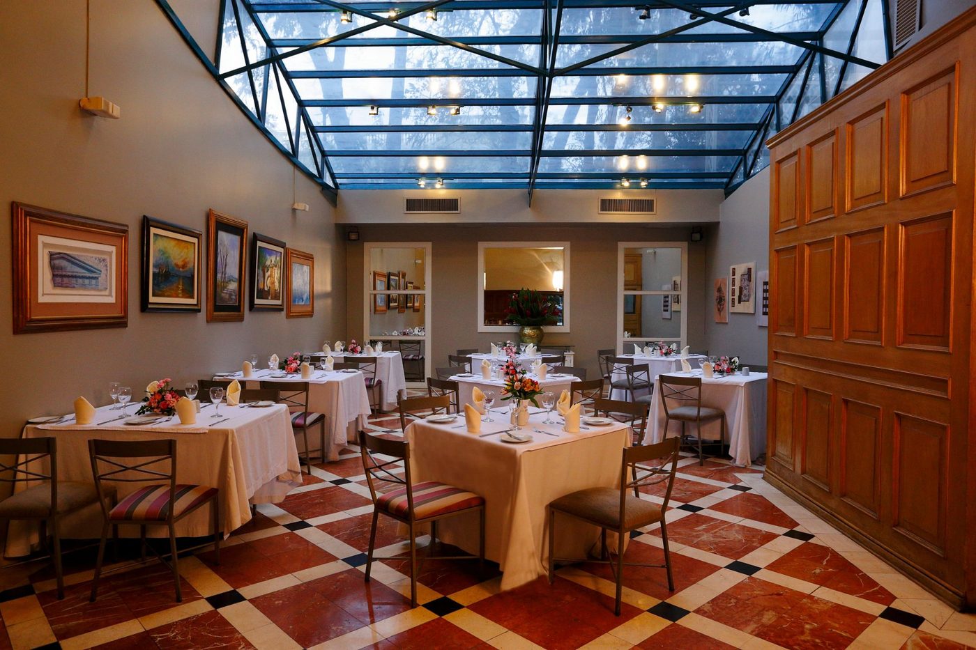 Los Cristales restaurant under its glass roof