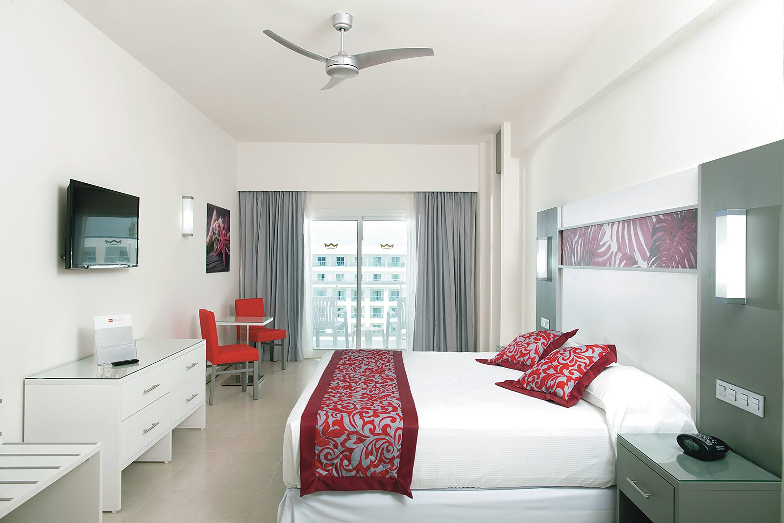 Double Room, king bed