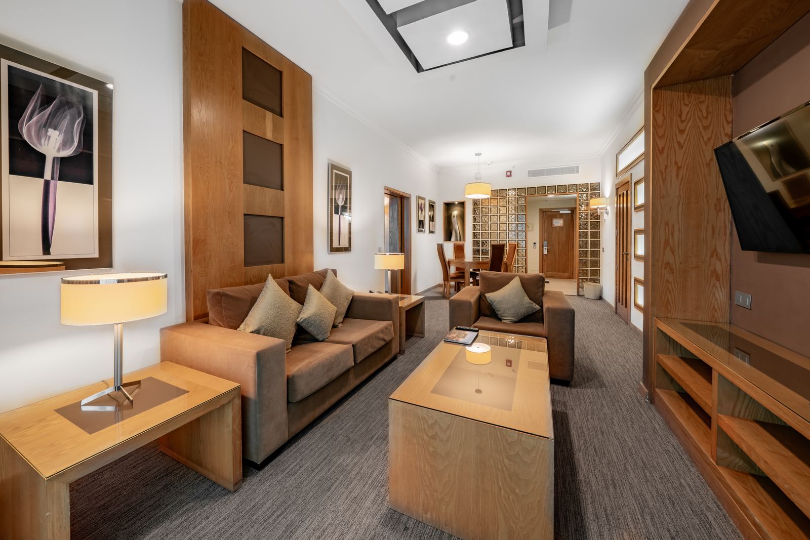 Suite living room